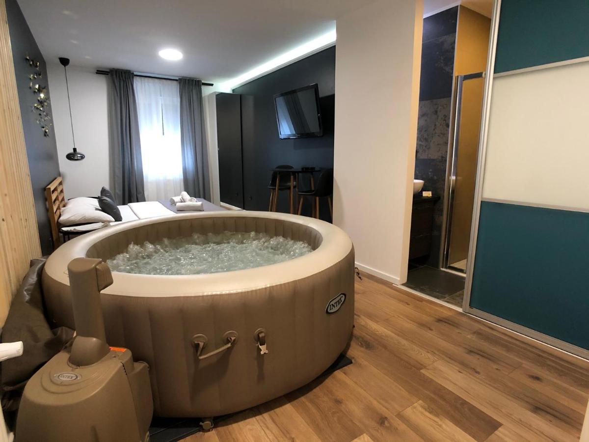 Apartment Zagreb Jacuzzi Экстерьер фото